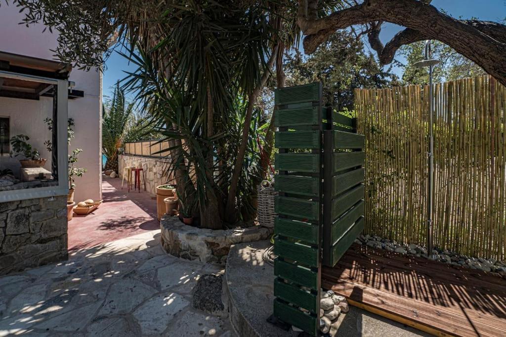 Sea And Sun Metaxy Mas, Brand-New, Beachfront ! La Canea Exterior foto
